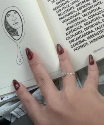 Maiara aparece com anel de compromisso e intriga fãs! (Foto: Instagram)