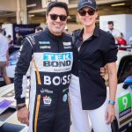 Alezinho participa de brincadeira para adivinhar o destino da viagem.
