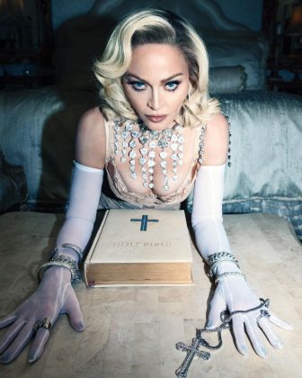 A primeira excomunhão foi em 1989, com o clipe "Like a Prayer". (Foto: Instagram)