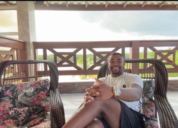 O campeão do BBB24, Davi Brito irá adiar um pouco o sonho de entrar na faculdade de medicina. O baiano contou que só pretende iniciar o curso no ano que vem (Foto: Instagram)