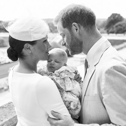 O príncipe Harry e Meghan Markle, rejeitaram o título real da monarquia britânica para o filho primogênito, Archie, que têm o direito depois de certa idade (Foto: Instagram)