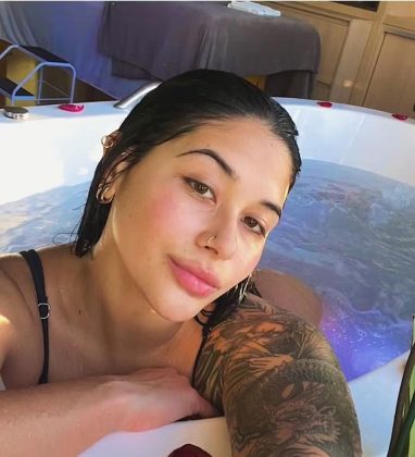 O mistério acabou: Ana Laura Marques é a nova namorada de MC Binn. (Foto: Instagram)