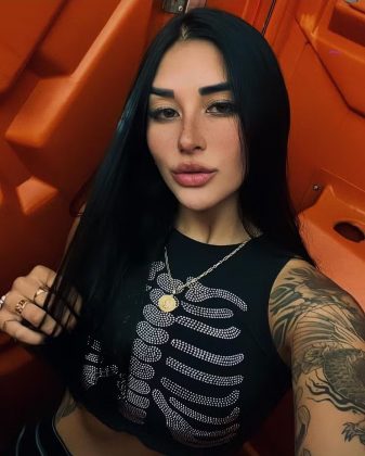 A aprovação da mãe de MC Binn é sinal de que o relacionamento vai de vento em popa. (Foto: Instagram)