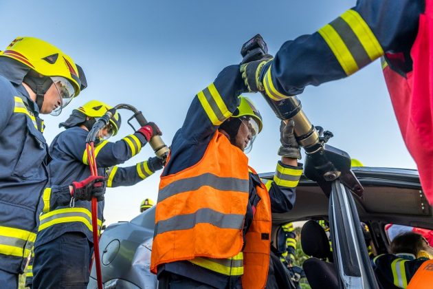 Além de duas viaturas, os bombeiros transportavam botes para resgate, drones e outros materiais essenciais. Após o acidente, um veículo ficou danificado, mas um substituto foi providenciado para que a missão prosseguisse sem interrupções, garantindo que os demais equipamentos não sofressem danos. (Foto: Pixabay)