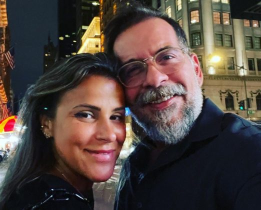 Leandro e Karina Hassum estão radiantes com a novidade. (Foto: Instagram)