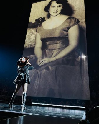 A cantora Madonna utilizou as redes sociais neste domingo (12), e relembrou a perda de sua mãe, que morreu em 1963, vítima de câncer. (Foto: Instagram)
