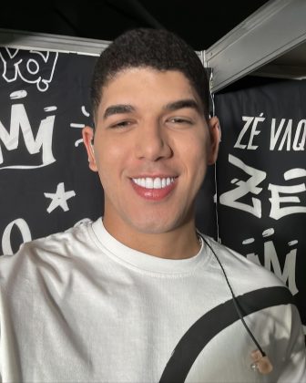"Fez traqueostomia e ocorreu tudo bem". (Foto Instagram)