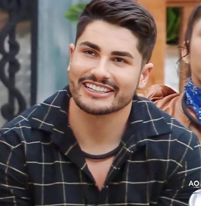 "Quando a Adriane Galisteu se pronunciou sobre os casos de termos homofóbicos que falavam no programa, eu não tomei aquilo para mim para usar no jogo. Eu entendia que era algo muito pessoal e, naquele momento, eu estava focado em outras coisas, só que isso desgastou meu psicológico”, relatou. (Foto Instagram)