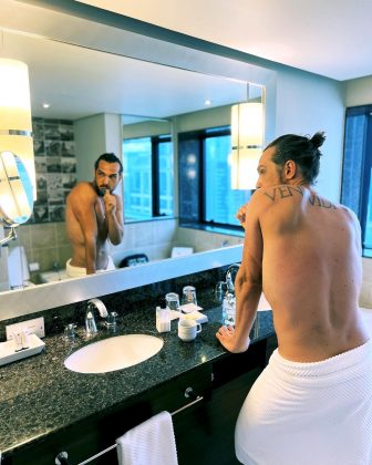 Enquanto isso, Igor revelou que enfrentou consequências profissionais por se assumir como homem bi. (Foto Instagram)