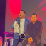 Marrone foi homenageado com um totem de papelão no palco. (Foto: Instagram)