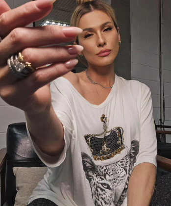 A cirurgia foi realizada para tratar patologias intrauterinas. (Foto: Instagram)