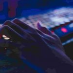 Apagão em sistemas globais interrompe voos, bancos e comunicações. (Foto Pexels)