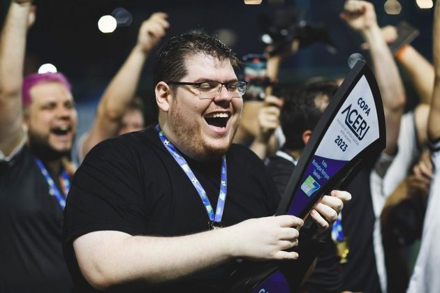 Casimiro Miguel, o streamer à frente da CazeTV, surpreende ao revelar que seu desejo de infância era bem diferente do que se tornou hoje. (Foto Instagram)