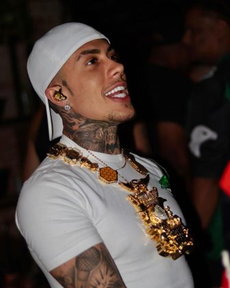 MC Daniel sai de festa de Rafa Uccmam em um Porsche de R$ 2 milhões (Foto: Instagram)