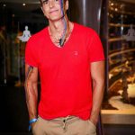 Essa falha causa fraqueza muscular, principalmente nas pernas, podendo afetar também os braços, tronco e face. (Foto Instagram)