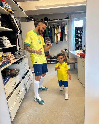 Ex-BBB anuncia saída em vídeo emocionante e agradece fãs e equipe. (Foto: Instagram)