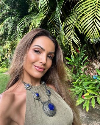 A apresentadora retorna ao trabalho após dias de descanso. (Foto: Instagram)