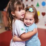 Na segunda-feira (03), Virginia compartilhou os desafios da maternidade ao ser mãe de duas meninas na idade próxima (Foto: Instagram)