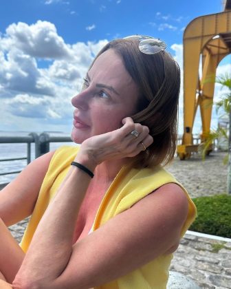 Vídeo de esposa de Stênio Garcia beijando amiga é vazado e ela afirma: "Beijo técnico" (Foto: Instagram)