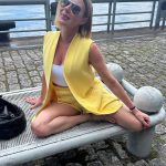 Segundo o portal LeoDias, que teve acesso a uma gravação caseira de Mari Saade, esposa de Stênio Garcia, dando um beijo na amiga, a influenciadora afirmou a veracidade do vídeo e informou que não passava de um beijo técnico. (Foto: Instagram)