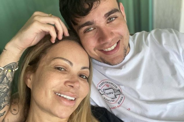 Solange Almeida celebra estreia do filho Rafa Almeida no São João: "Está construindo a história dele". (Foto: Instagram)