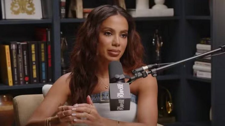 Anitta relembra abuso que sofreu na adolescência: "Dor e tristeza". (Foto: YouTube)