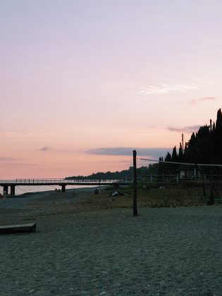 O caso veio à tona após denúncias dos próprios adolescentes, que relataram o comportamento abusivo do treinador. (Foto Pexels)