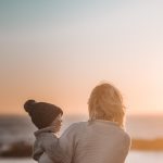 Supostamente visando assumir o controle de seus recursos financeiros, conforme relatou a delegada Cláudia Kruger. (Foto Pexels)