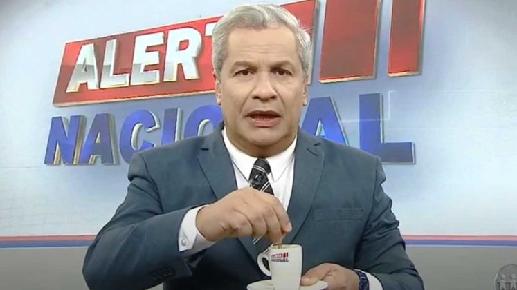 Sikêra Júnior chamou a comunidade LGBTQIA+ de "raça desgraçada" durante um comentário sobre uma ação publicitária de uma rede de fast food. (Foto: RedeTV!)