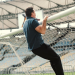 Jackman demonstra interesse pelo estilo de vida carioca. (Foto: Instagram)