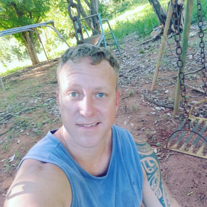 Em entrevista recente, o ator, hoje com 39 anos, expôs suas fragilidades e conquistas, tecendo um relato comovente e inspirador. (Foto Instagram)