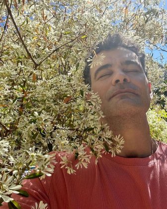 Percebendo os impactos negativos do vício em sua intimidade, Carmo buscou ajuda profissional há cerca de um ano e meio. (Foto Instagram)