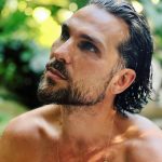"Algumas pessoas questionaram nossa capacidade de adotar as crianças, alegando que nossa sexualidade poderia ter um impacto negativo em suas vidas e sugerindo que elas deveriam ser devolvidas". (Foto Instagram)
