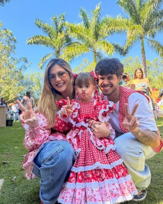 Os pais estão acompanhando o filho no hospital. (Foto: Instagram)