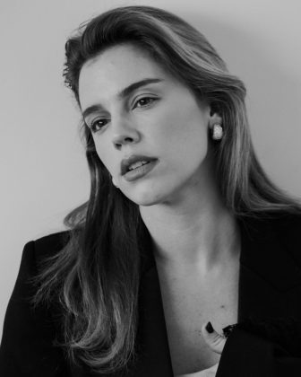 "Eu amo moda. E amo influenciar vocês a lerem mais livros, verem mais peças, ouvirem mais músicas. Eu continuo compartilhando o que gosto todos os dias, mas de uns tempos pra cá tá todo mundo tão preocupado" (Foto Instagram)