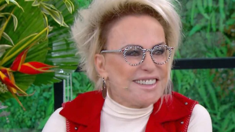 A apresentadora mandou um beijo para Cássia Eller durante o programa (Foto: Instagram).