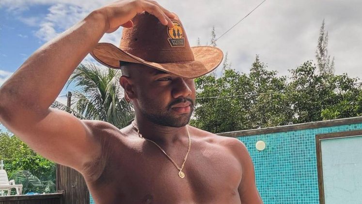 Ex-BBB Davi se pronuncia sobre suposta excitação em vídeo com massagista. (Foto: Instagram)