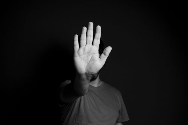 Um homem de 82 anos foi preso preventivamente nesta quarta-feira (3/7) em Cerquilho (SP), suspeito de abusar de suas duas netas menores de idade. (Foto Pexels)