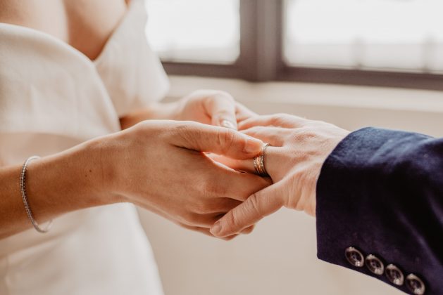“Eu disse a ele imediatamente que não queria nada disso no nosso casamento. Ele apenas riu e disse que não estava planejando nada do tipo". (Foto Pexels)