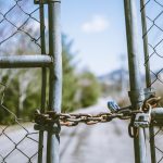 Adolescente que matou família ficará 3 anos na Fundação Casa. (Foto Pexels)