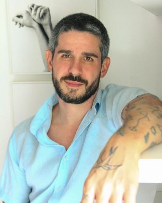 Pedro Neschling fala sobre sua deficiência auditiva: "Nossa deficiência é invisível". (Foto Instagram)