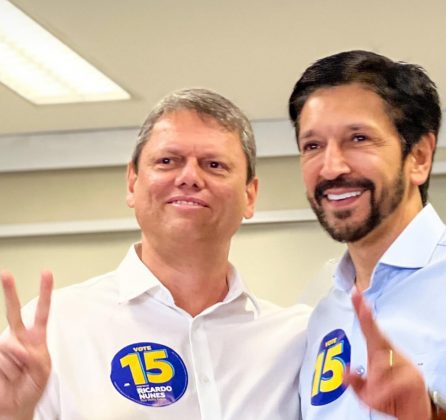 Procedimento incluiu ácido hialurônico e rinomodelação. (Foto: Instagram)