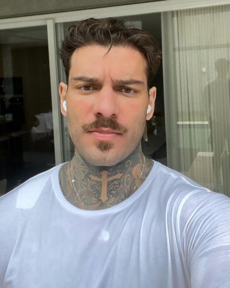 Mesmo apagando, a imagem já havia se espalhado. (Foto: Instagram)