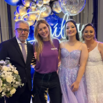 A influenciadora escolheu um look casual para o evento. (Foto: Instagram)
