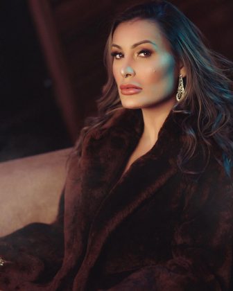 Beatriz tem 49 anos e já foi professora. (Foto: Instagram)