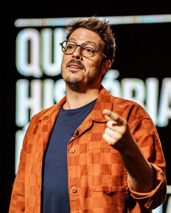 Kyra deu um tapa real no rosto do apresentador. (Foto: Instagram)