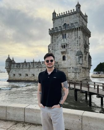 Ele também destacou que é sócio majoritário da Netolab e, embora a empresa se enquadre no programa e tenha "direito a milhões em isenções fiscais", ele optou por recusar esse benefício e continuar pagando 100% dos impostos. (Foto Instagram)