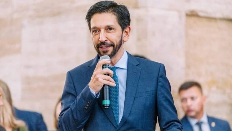 Ricardo Nunes recebeu harmonização facial de presente. (Foto: Instagram)