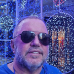 Ele também solicita indenização por danos materiais. (Foto: Instagram)