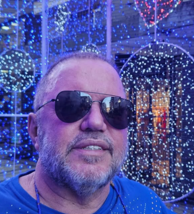 Ele também solicita indenização por danos materiais. (Foto: Instagram)